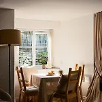 Nyaraló Cambridge House Sleeps 18