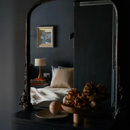 Cambridge House Sleeps 18 *