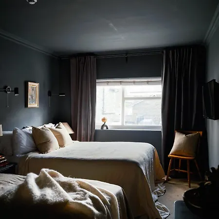 Cambridge House Sleeps 18 Windermere
