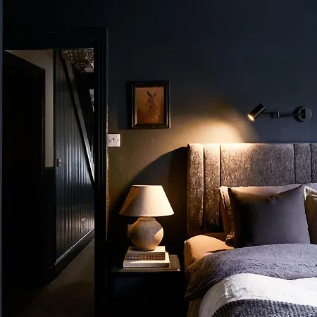Cambridge House Sleeps 18 Windermere
