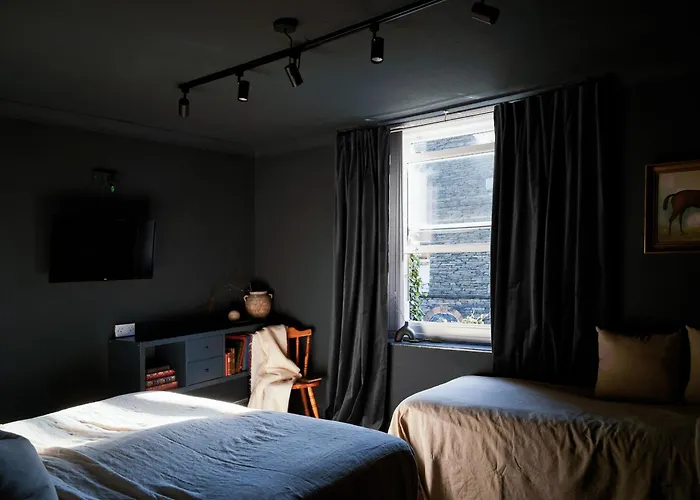 Cambridge House Sleeps 18 بيت للعطل ويندرمير