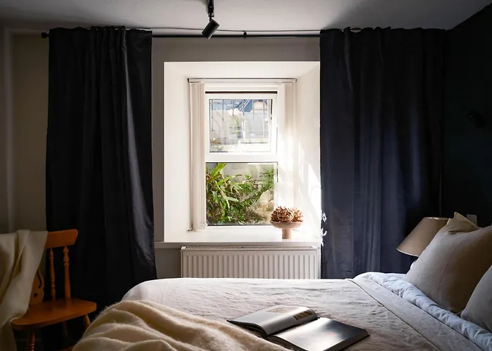 Cambridge House Sleeps 18 بيت للعطل