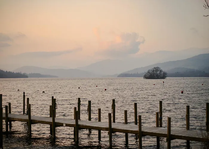 Cambridge House Sleeps 18 * Windermere