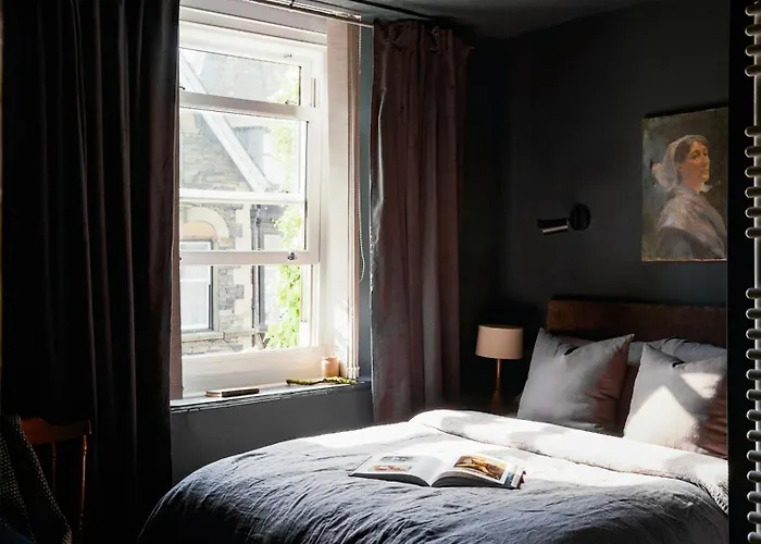 Cambridge House Sleeps 18 بيت للعطل *