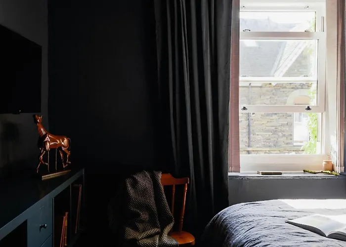 بيت للعطل Cambridge House Sleeps 18 ويندرمير