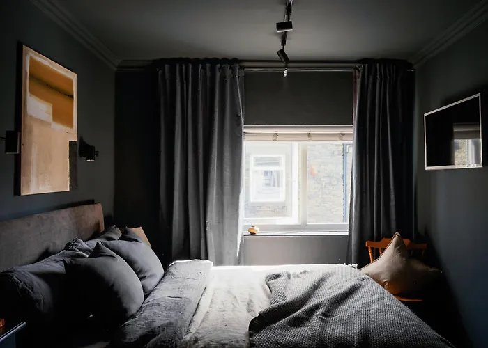 Cambridge House Sleeps 18 * Windermere