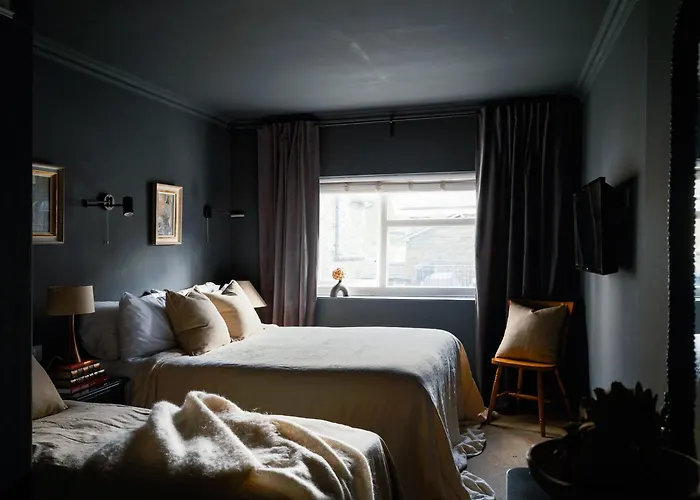 Cambridge House Sleeps 18 Windermere