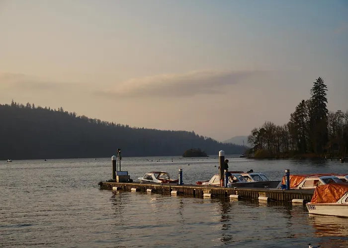 Cambridge House Sleeps 18 بيت للعطل