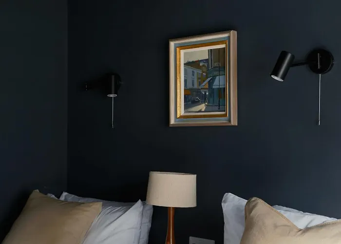 بيت للعطل Cambridge House Sleeps 18 ويندرمير