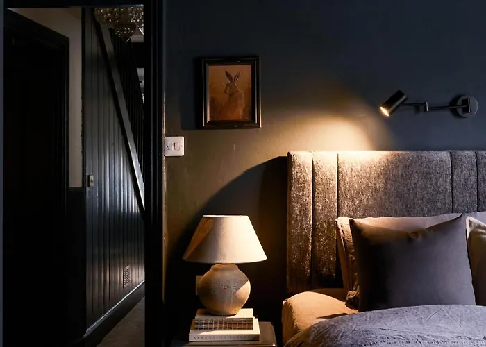 Cambridge House Sleeps 18 Windermere