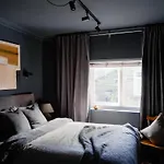 Cambridge House Sleeps 18 * ווינדרמר