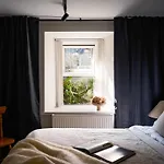 Cambridge House Sleeps 18 בית נופש