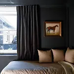 Cambridge House Sleeps 18 בית נופש *