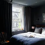 Cambridge House Sleeps 18 בית נופש ווינדרמר