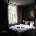 Cambridge House Sleeps 18 בית נופש *