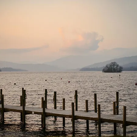 Cambridge House Sleeps 18 * Windermere