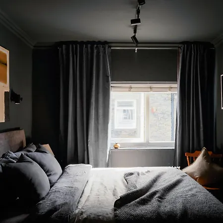 Cambridge House Sleeps 18 * Windermere