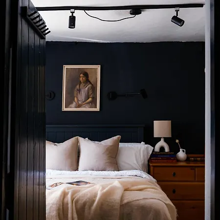 Cambridge House Sleeps 18 Windermere